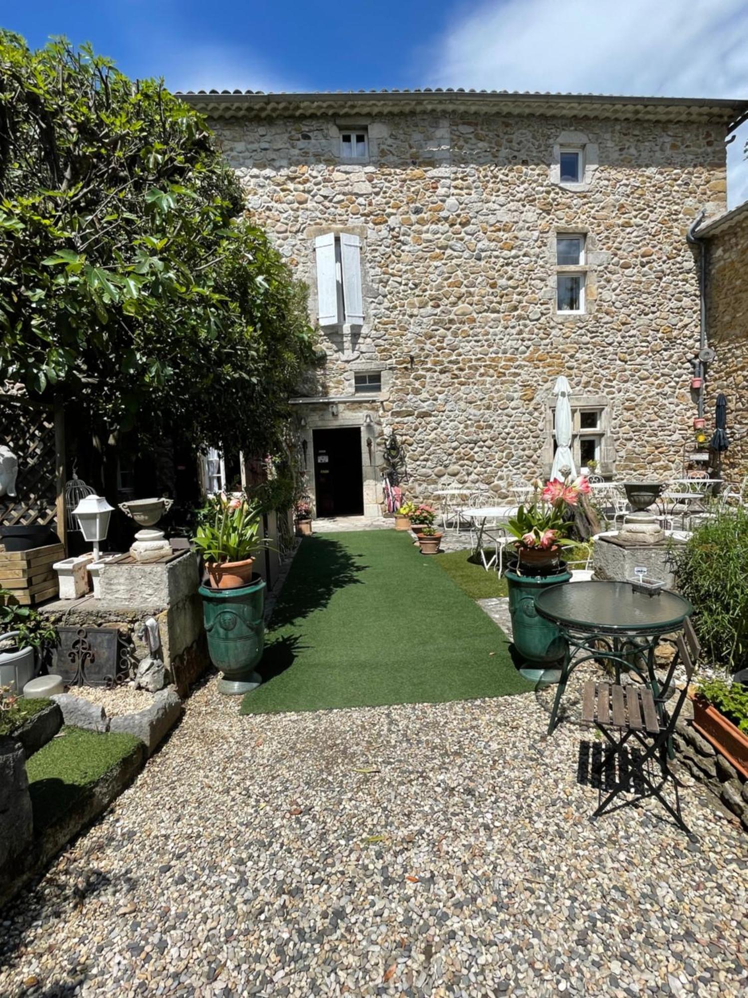 ホテル Le Manoir Du Raveyron ヴァロン・ポン・ダルク エクステリア 写真