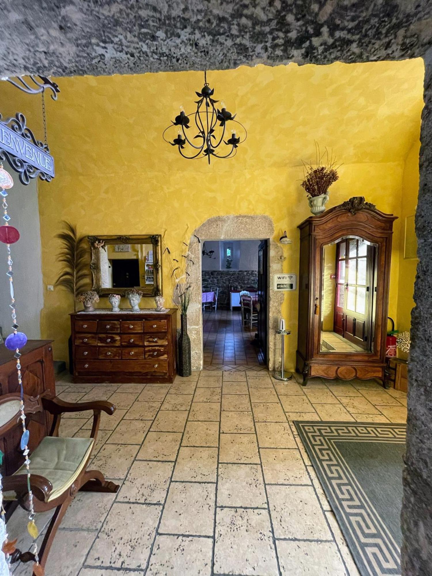 ホテル Le Manoir Du Raveyron ヴァロン・ポン・ダルク エクステリア 写真